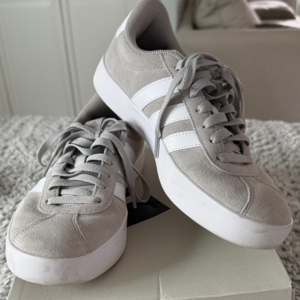 adidas Women's Light Gray Sneakers
